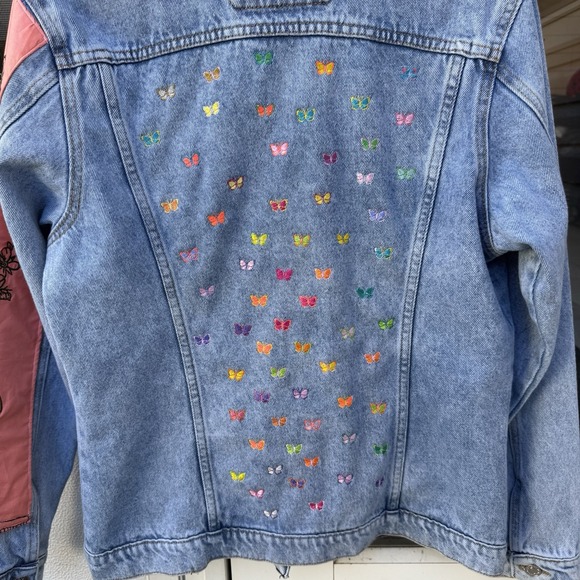 Orchid Colombia Jean Jacket w/ Butterfly Accents, Size M - BRAND NEW! - Picture 5 of 9